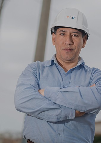 Luis Trujillo ingeniero de mantenimiento de alumbrado público